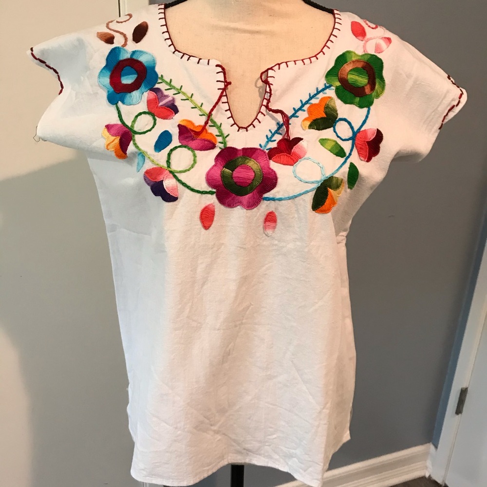 Mexican Embroidered blouse. 100% cotton.